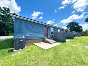 111 King George St in Batesville, AR - Building Photo - Building Photo