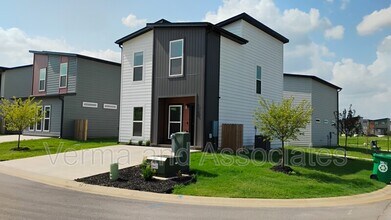 1100 Indiana Ave in Bentonville, AR - Building Photo - Building Photo