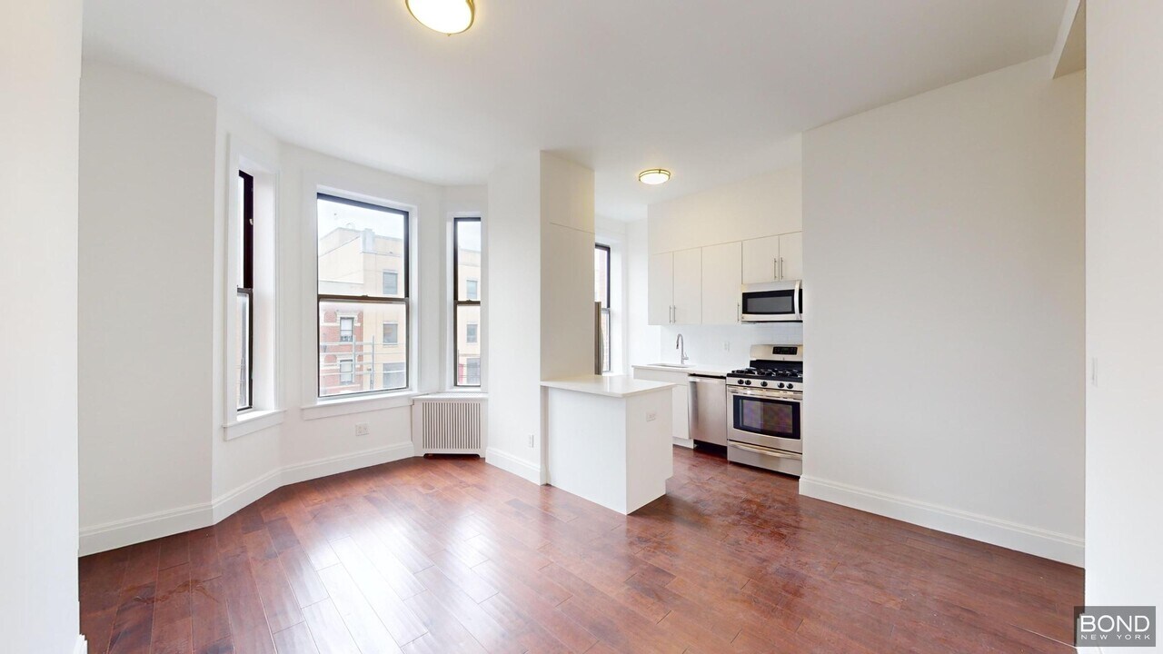 17 W 125th St in New York, NY - Building Photo