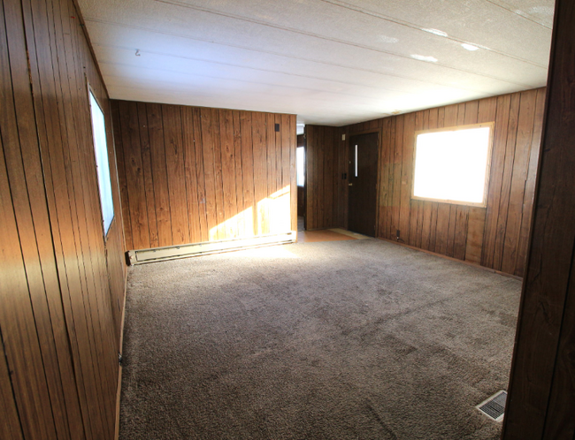 22445 Frontage Rd in Belgrade, MT - Building Photo - Building Photo