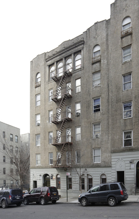 555 Cauldwell Ave in Bronx, NY - Foto de edificio