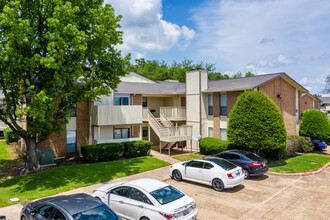 Richmond Oaks Apartments in Texarkana, TX - Building Photo - Building Photo