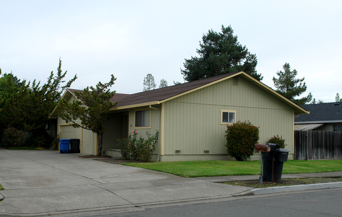 1201 Butte Ct in Santa Rosa, CA - Building Photo