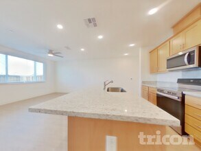 8205 Perla Wy in Sacramento, CA - Building Photo - Building Photo