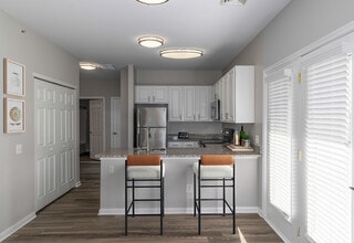 Plymouth Pointe in Norristown, PA - Building Photo - Building Photo