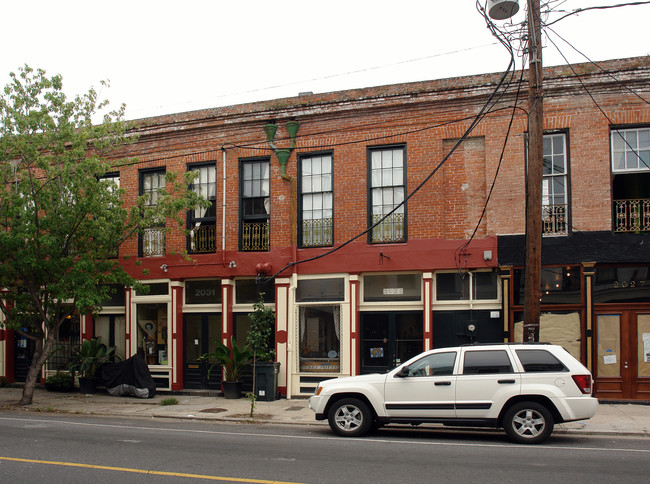 2027 Magazine St in New Orleans, LA - Foto de edificio - Building Photo