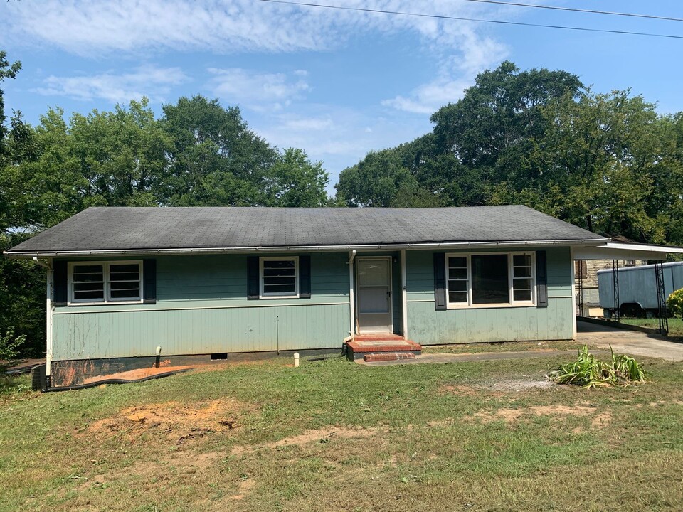 102 King Bee Cir in Rome, GA - Building Photo