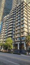 60 SW 13th St, Unit 1117 in Miami, FL - Building Photo - Building Photo
