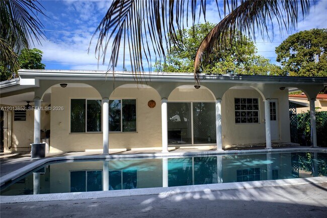 301 SW 5th St in Hallandale Beach, FL - Building Photo - Building Photo
