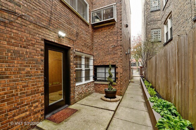 2235 N Clifton Ave