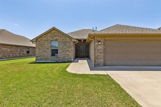 1012 SW 13th St in Moore, OK - Building Photo - Building Photo