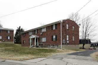 Meadowood Apartments in Louisville, KY - Building Photo - Building Photo