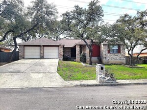 9211 Horse Heath in San Antonio, TX - Building Photo