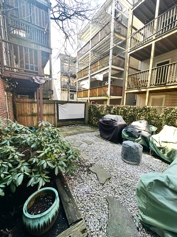179 H St, Unit 1 in Boston, MA - Building Photo - Building Photo