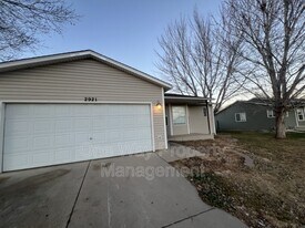 2921 Anchor Dr in Evans, CO - Building Photo