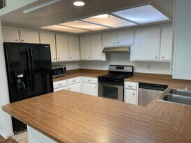 1315 W Latham Ave in Hemet, CA - Building Photo