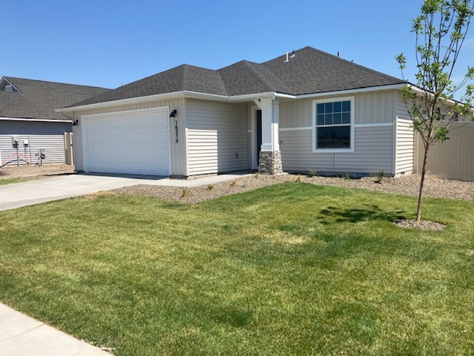 16318 Kelso Way in Caldwell, ID - Building Photo