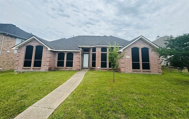 property at 716 Elm Falls Pl