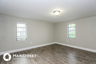 1041 NW 136th St in Miami, FL - Building Photo - Building Photo