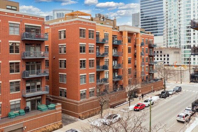 550-560 W Fulton St in Chicago, IL - Foto de edificio - Building Photo