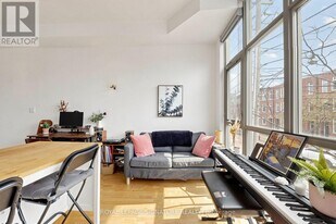 569 King St E in Toronto, ON - Building Photo