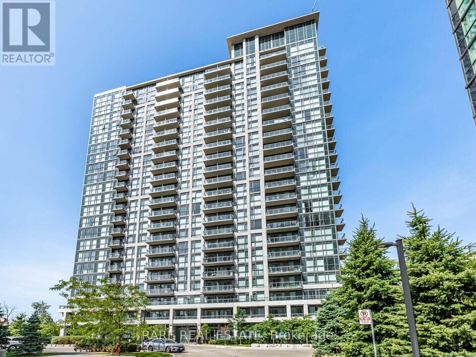 349 Rathburn Rd W in Mississauga, ON - Building Photo