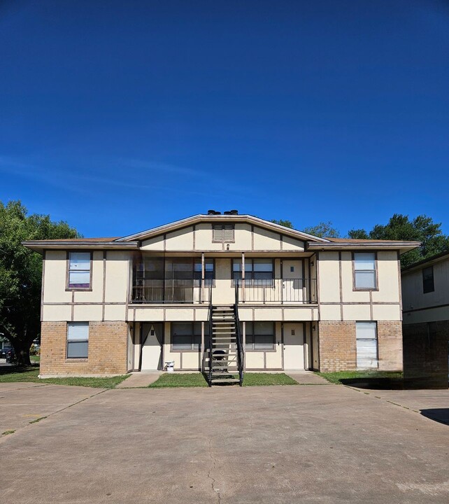 2001 Cedarhill Dr-Unit -4 in Killeen, TX - Foto de edificio