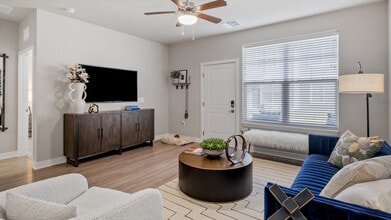 Authentix Kalamazoo in Kalamazoo, MI - Foto de edificio - Building Photo