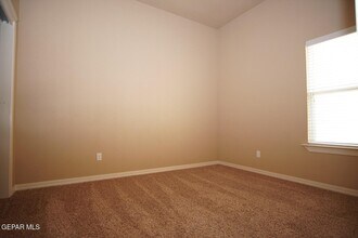3628 Grand Bahamas Dr in El Paso, TX - Building Photo - Building Photo