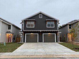 2515 Lynwood Bnd in San Antonio, TX - Building Photo