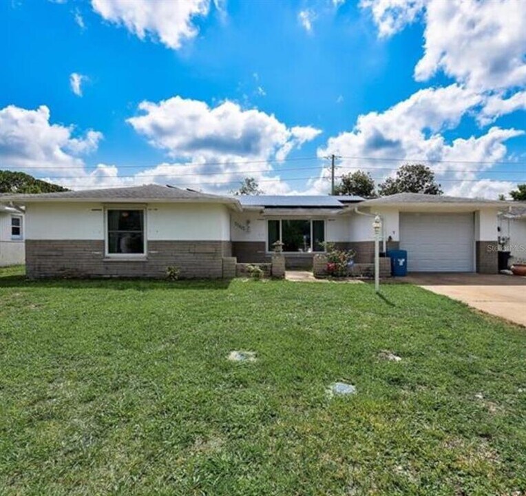 11422 Yellowwood Ln in Port Richey, FL - Foto de edificio