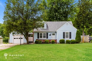 1075 Meadow Dr in Dayton, OH - Building Photo