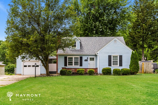 1075 Meadow Dr