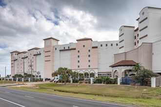 Diamond Beach Condominiums in Galveston, TX - Building Photo - Building Photo