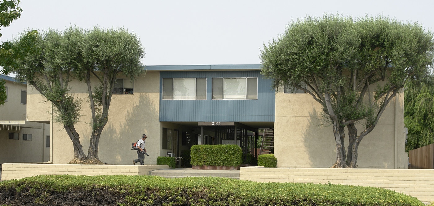 3104 Lone Tree Way in Antioch, CA - Building Photo