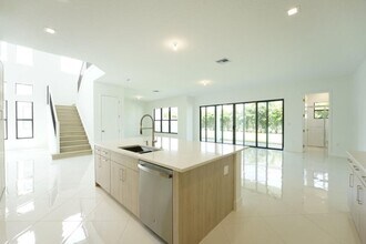 9099 Silver Marsh Ln in Boca Raton, FL - Building Photo - Building Photo