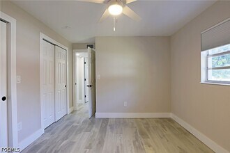 2243 Harvard Ave in Ft. Myers, FL - Building Photo - Building Photo