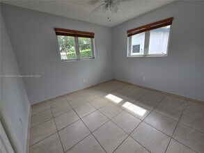 14760 Lewis Rd in Miami Lakes, FL - Building Photo - Building Photo