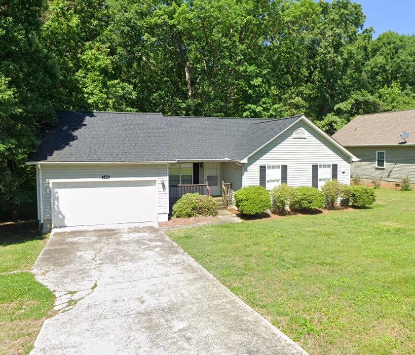1460 28th St SW in Hickory, NC - Building Photo
