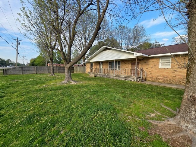 property at 706 N Holman St