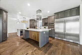 1030 Crossroads Dr in Houston, TX - Building Photo - Building Photo