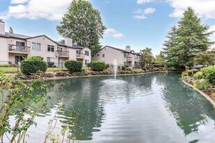 Kent Meadows in Kent, WA - Building Photo