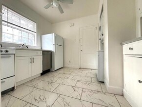 72 Delmont Dr NE, Unit A1 in Atlanta, GA - Building Photo - Building Photo