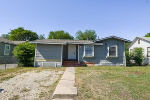 2331 Waverly Ave in San Antonio, TX - Building Photo