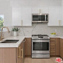 2115 Beachwood Terrace in Los Angeles, CA - Building Photo - Building Photo