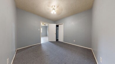 34 Auburn Ave in Shelby, OH - Building Photo - Building Photo