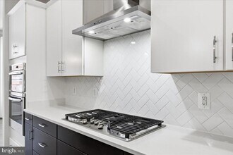 23551 Buckland Farm Terrace in Ashburn, VA - Building Photo - Building Photo