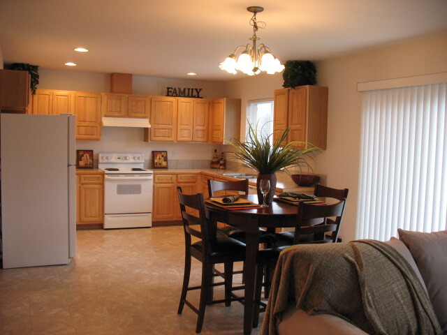 1417 Estate Pl in Fircrest, WA - Building Photo - Building Photo