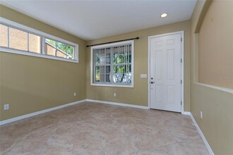 14905 Berkford Ave in Tampa, FL - Building Photo - Building Photo