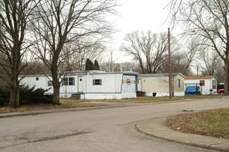 2410 Carmody Blvd in Middletown, OH - Building Photo - Building Photo